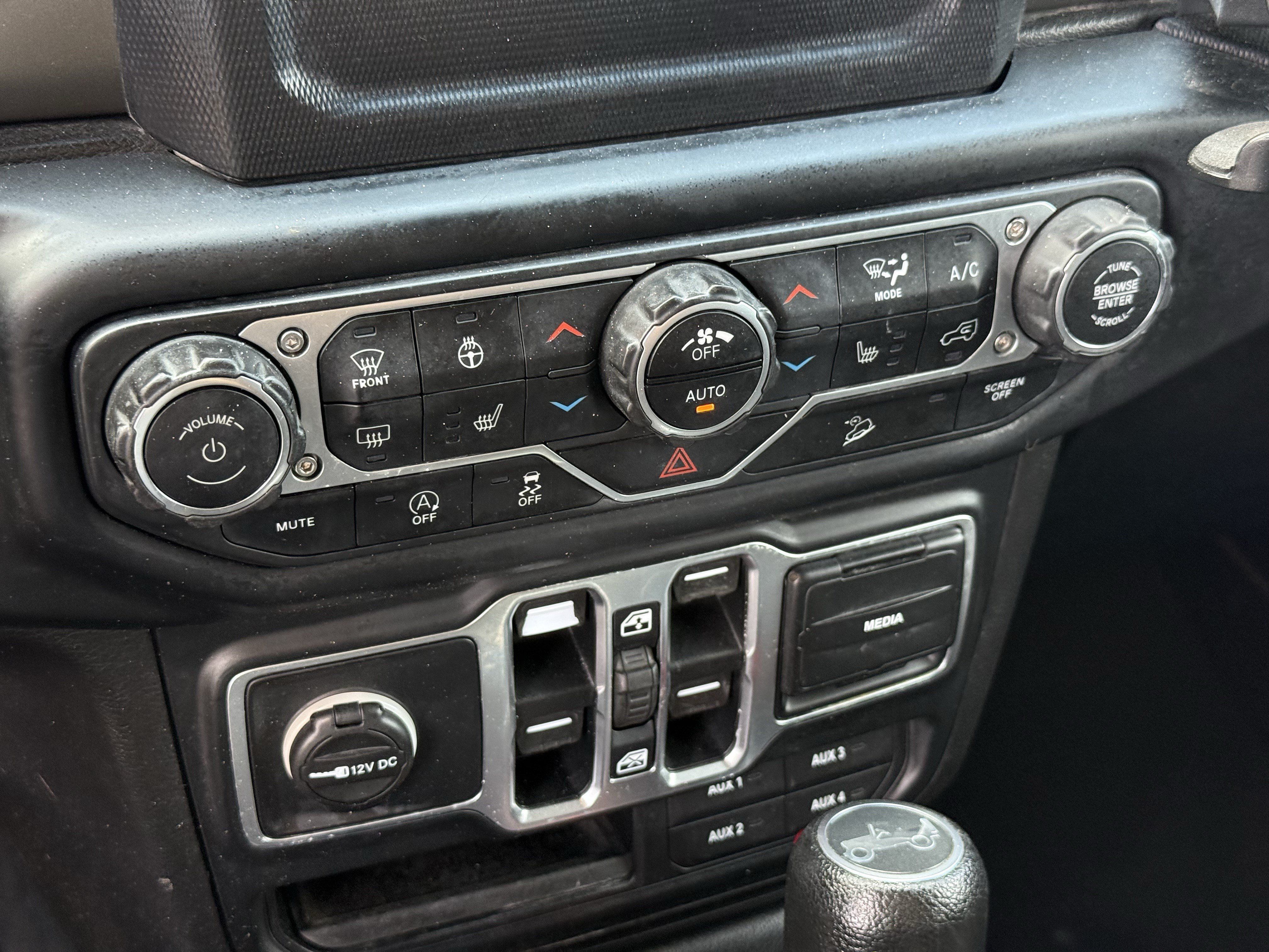 Used 2018 Jeep Wrangler Unlimited Sport S AWD/4WD image 22