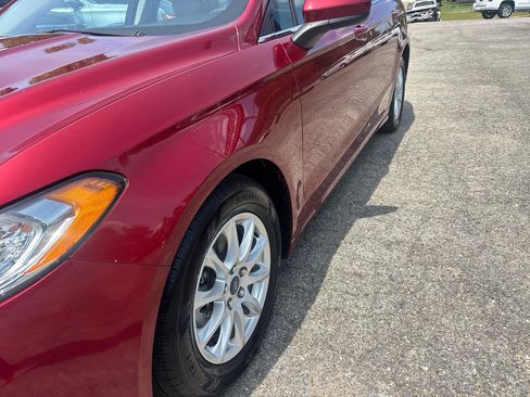 Used 2017 Ford Fusion S FWD image 5