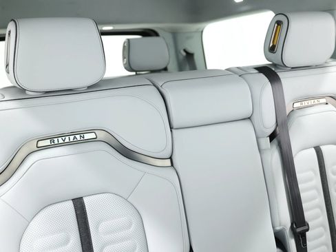 Used 2024 Rivian R1S Adventure AWD/4WD image 94