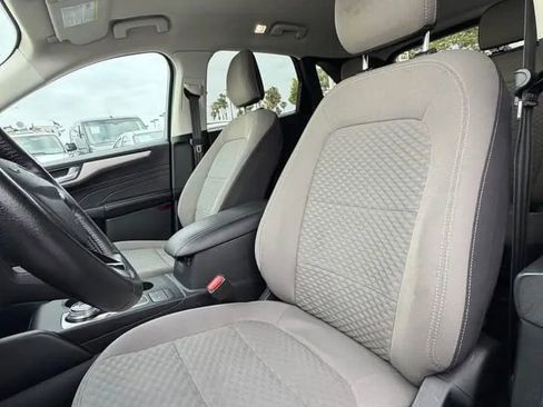 Used 2021 Ford Escape SE w/ Cold Weather Package FWD image 7