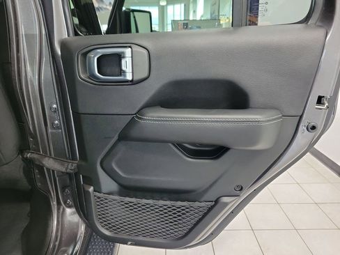 Certified 2022 Jeep Wrangler Unlimited Sahara AWD/4WD image 12