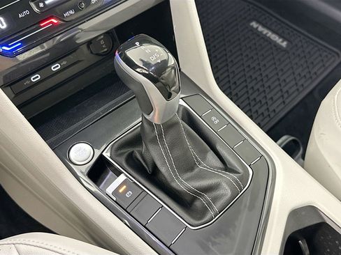 Certified 2023 Volkswagen Tiguan SE image 15