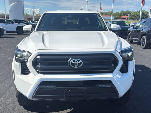 Used 2024 Toyota Tacoma SR5 AWD/4WD image 2
