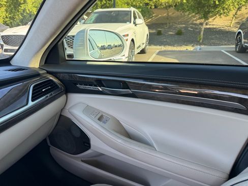 Used 2019 Genesis G90 3.3T Premium RWD image 16