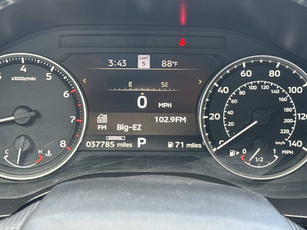 Used 2025 Mitsubishi Outlander AWD image 27