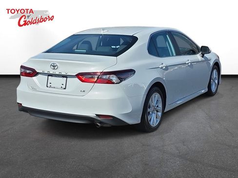 Used 2024 Toyota Camry LE w/ Convenience Package image 5