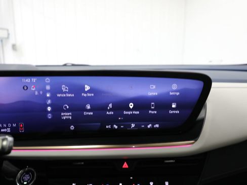 Used 2024 Buick Envision Avenir AWD/4WD image 5