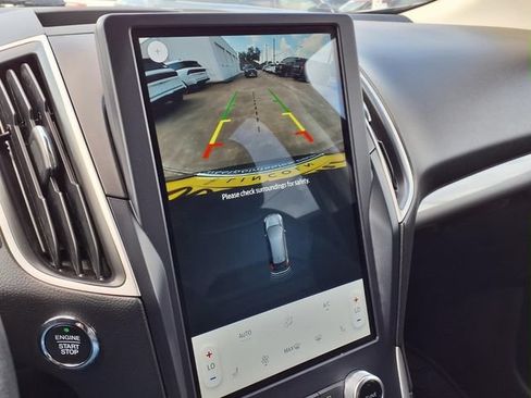 Used 2024 Ford Edge SEL AWD/4WD image 10