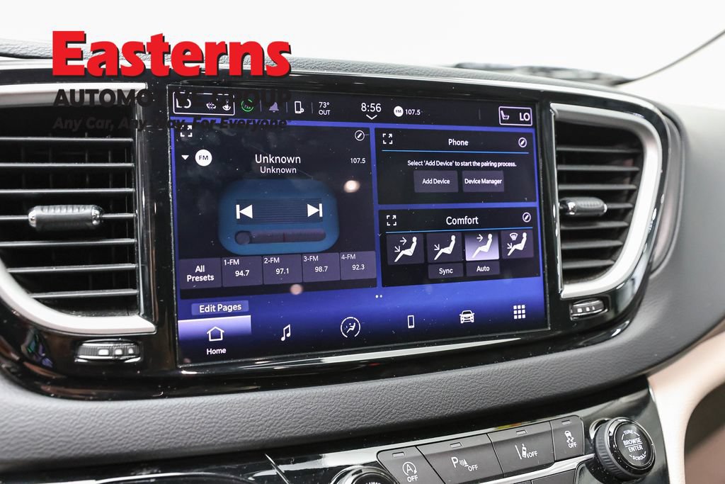 Used 2023 Chrysler Pacifica Touring-L FWD image 20
