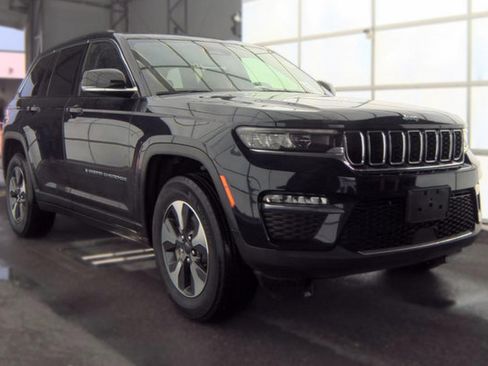 Used 2022 Jeep Grand Cherokee Limited 4xe AWD/4WD image 2