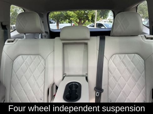 Certified 2025 Volkswagen Atlas SEL Premium R-Line image 14