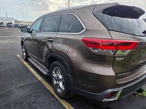 Used 2019 Toyota Highlander Limited FWD image 5