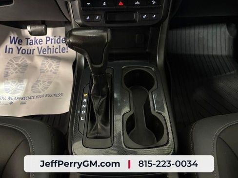 Used 2017 Chevrolet Colorado Z71 AWD/4WD image 18