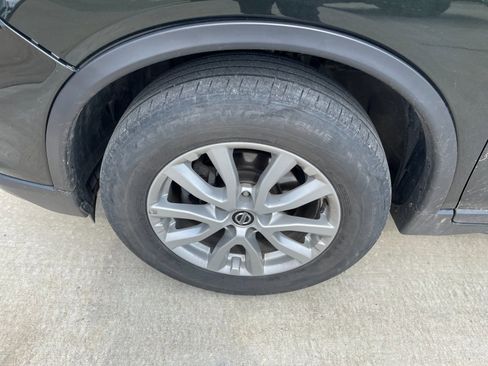 Used 2020 Nissan Rogue SV image 7