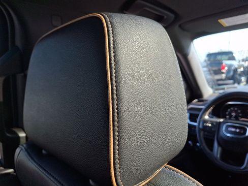 Used 2023 GMC Yukon XL AT4 image 13