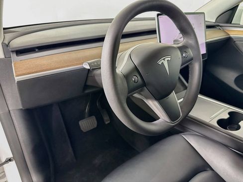 Used 2023 Tesla Model Y Long Range AWD/4WD image 9