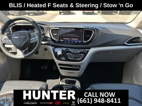 Used 2024 Chrysler Pacifica Touring-L FWD image 51