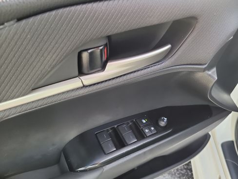 Used 2025 Toyota Camry SE FWD image 17