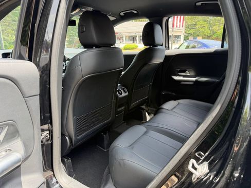 Used 2025 Mercedes-Benz GLA 250 4MATIC image 30