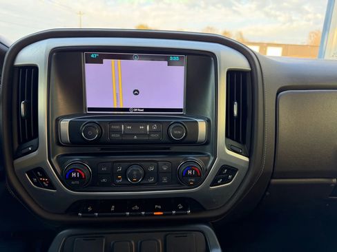 Used 2018 GMC Sierra 1500 SLT w/ SLT Premium Package image 9