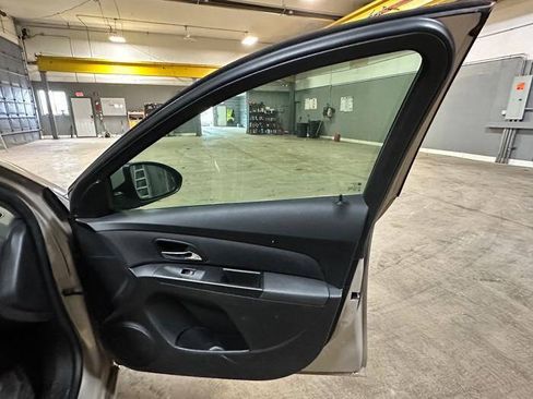 Used 2012 Chevrolet Cruze LT FWD image 28