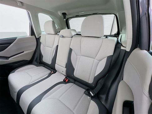 Used 2022 Subaru Forester Premium image 20