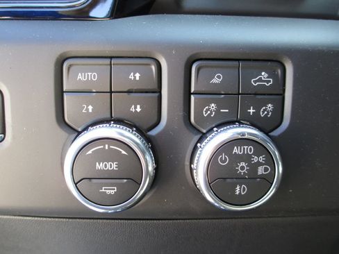 New 2026 GMC Sierra 1500 AT4 w/ AT4 Premium Package AWD/4WD image 17