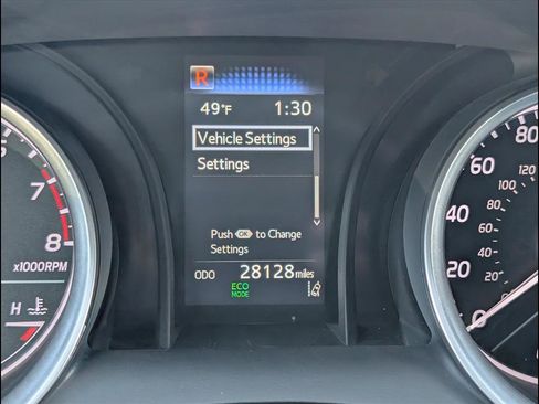 Used 2022 Toyota Camry LE image 10