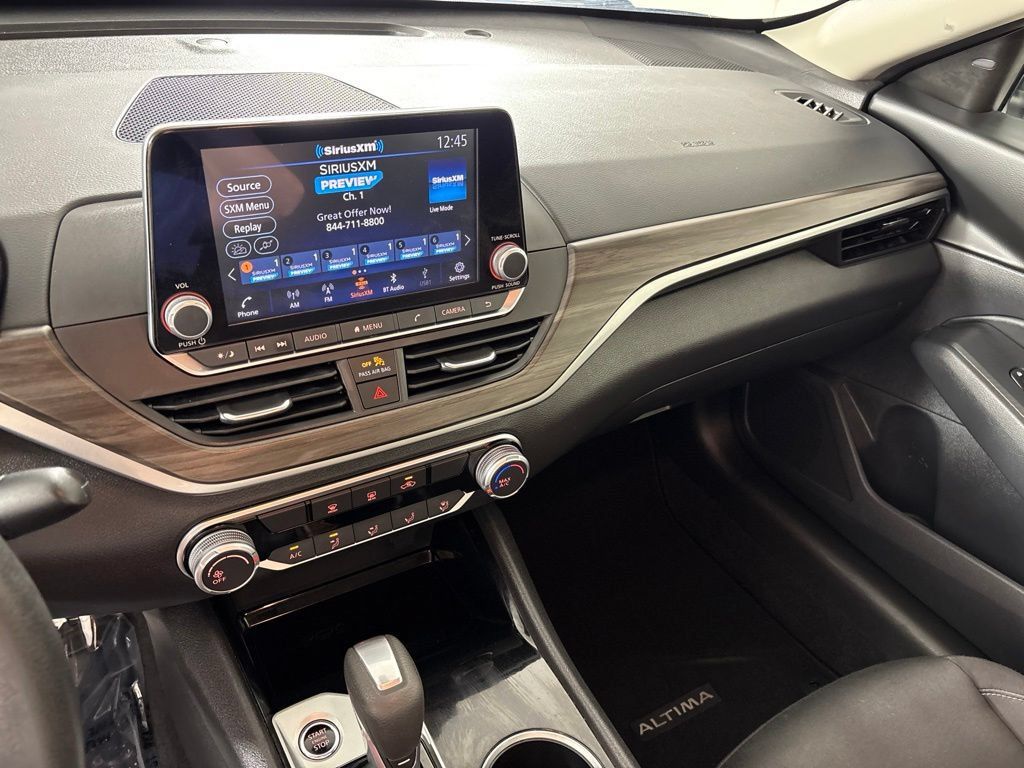 Used 2024 Nissan Altima 2.5 SV FWD image 35