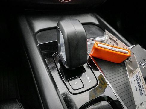 Used 2024 Volvo XC60 B5 Core image 26