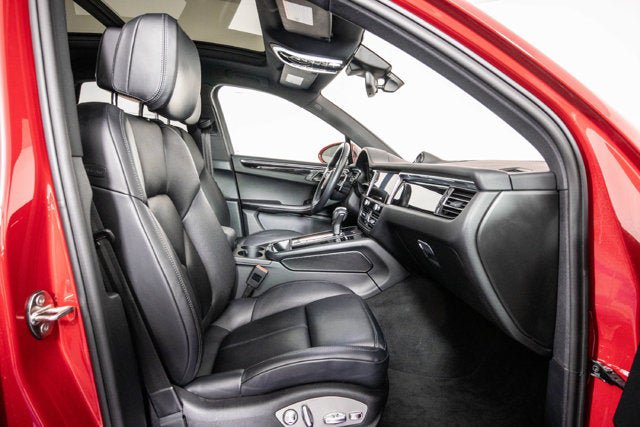 Used 2024 Porsche Macan w/ Premium Plus Package AWD/4WD image 10
