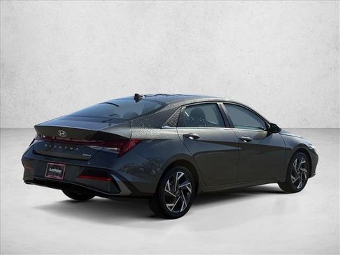New 2026 Hyundai Elantra Limited FWD image 2
