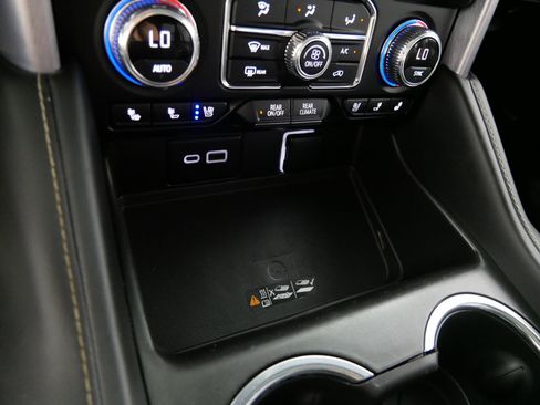 Certified 2023 GMC Yukon SLT AWD/4WD image 29