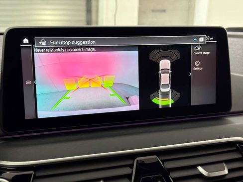 Used 2023 BMW 530e xDrive w/ Premium Package image 24