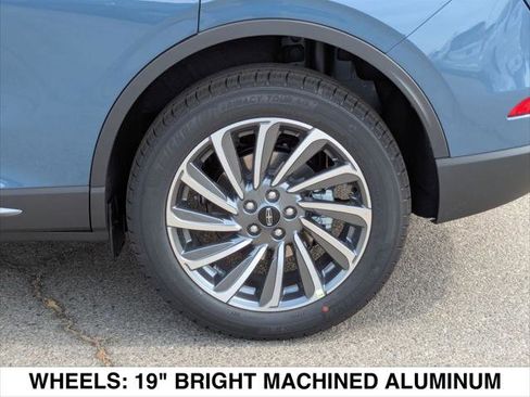 New 2025 Lincoln Corsair Reserve image 6