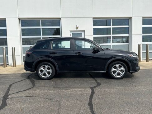 Certified 2023 Honda HR-V LX image 3