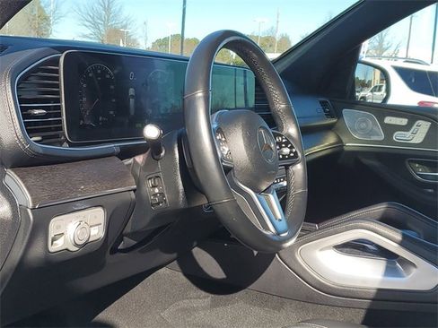 Used 2022 Mercedes-Benz GLS 450 4MATIC image 17