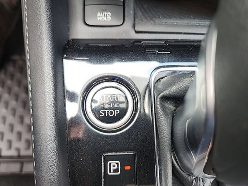 Used 2021 Nissan Kicks SV FWD image 17