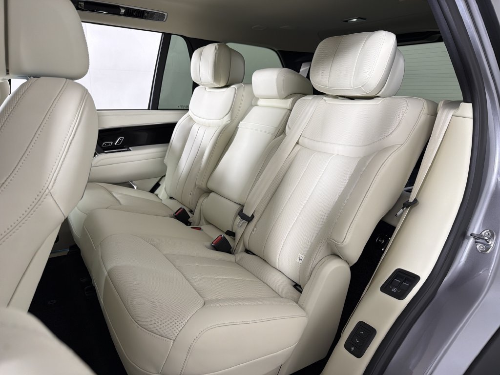 New 2027 Land Rover Range Rover Long Wheelbase Autobiography AWD/4WD image 33