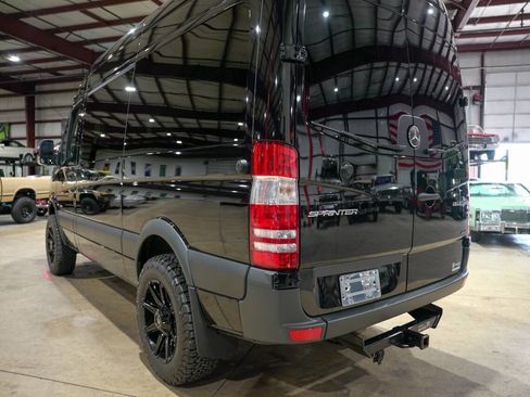 Used 2016 Freightliner Sprinter 2500 image 6