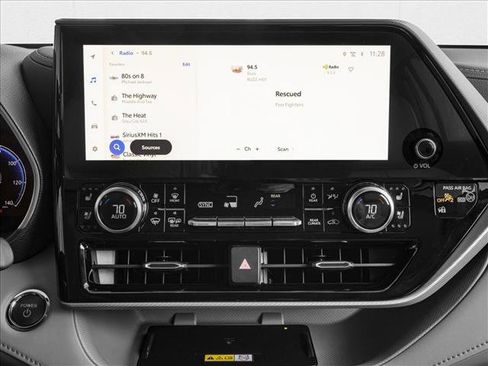 New 2025 Toyota Highlander Platinum image 7