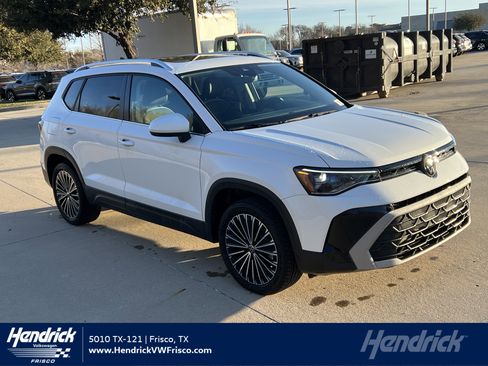 Certified 2025 Volkswagen Taos SE w/ Panoramic Sunroof Package FWD image 1