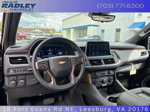Used 2024 Chevrolet Suburban High Country AWD/4WD image 14