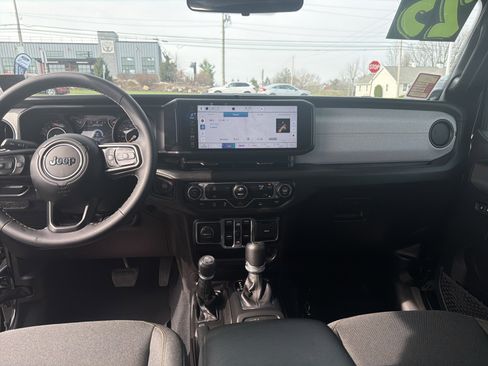 Used 2025 Jeep Wrangler Sport S image 16