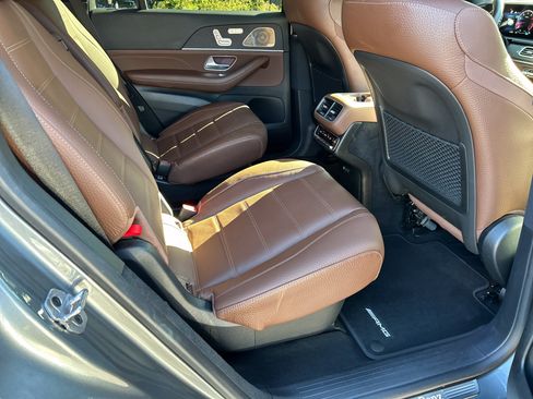 Certified 2025 Mercedes-Benz GLS 450 4MATIC image 48