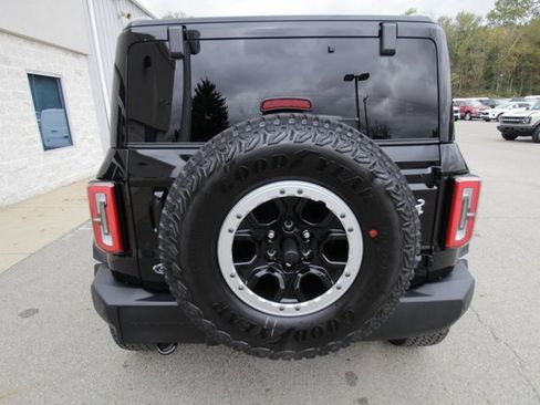 New 2025 Ford Bronco Outer Banks w/ Sasquatch Package image 11