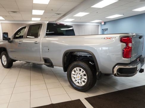 New 2026 Chevrolet Silverado 3500 LT image 6