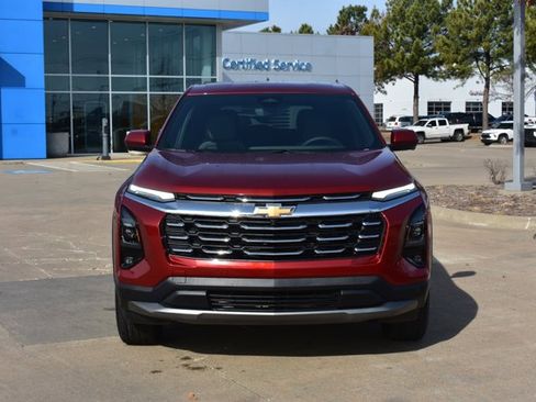 New 2026 Chevrolet Equinox LT w/ Convenience Package II image 2