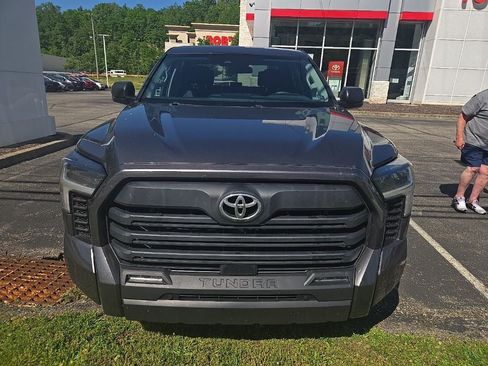 Used 2022 Toyota Tundra SR5 AWD/4WD image 8