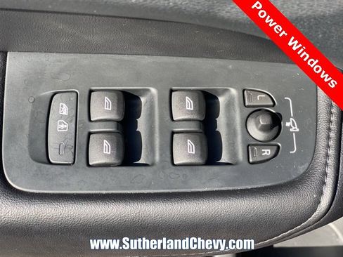 Used 2023 Volvo XC60 T8 Plus image 16